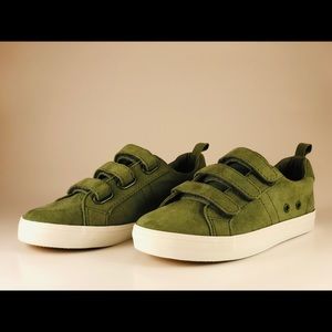 New Old Navy toddler shoes size 11 green suede